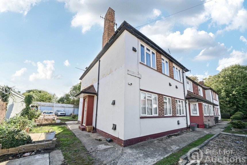 sold ravensdale gardens london 59284 - Gibbs Gillespie