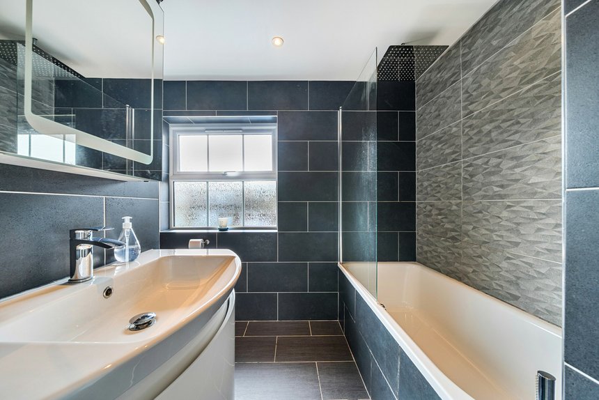 under offer uplands london 59379 - Gibbs Gillespie