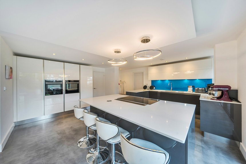 under offer uplands london 59379 - Gibbs Gillespie