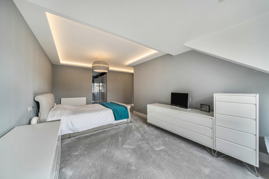 under offer uplands london 59379 - Gibbs Gillespie