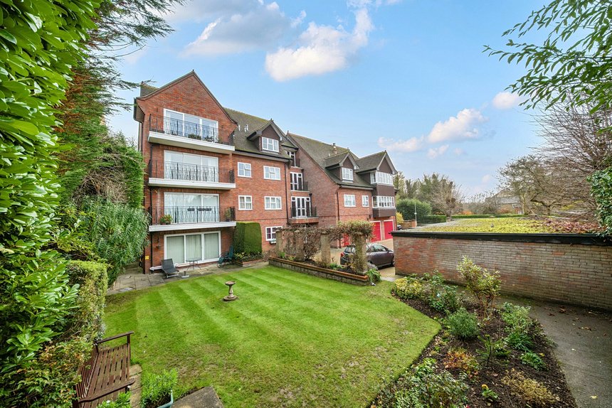 for sale chorleywood close london 59450 - Gibbs Gillespie