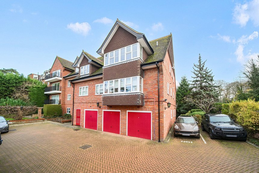 for sale chorleywood close london 59450 - Gibbs Gillespie