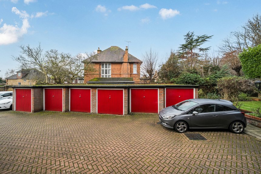 for sale chorleywood close london 59450 - Gibbs Gillespie