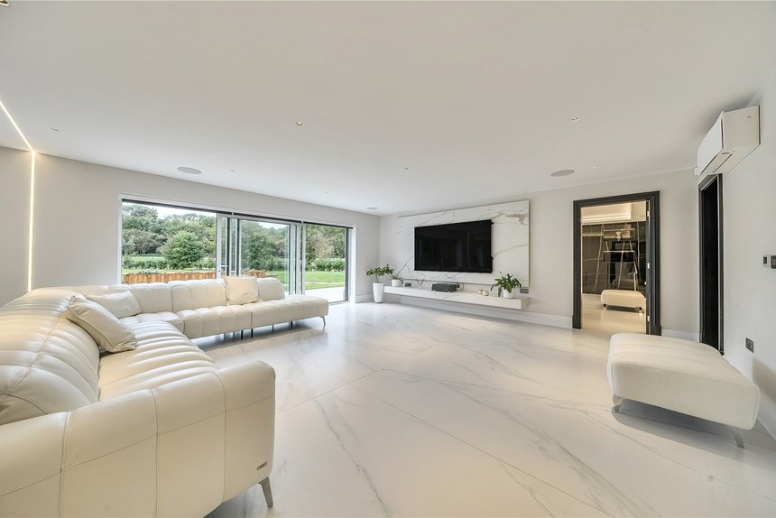 for sale chalfont park london 59532 - Gibbs Gillespie