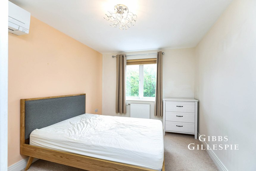 let cyrus terrace london 59565 - Gibbs Gillespie
