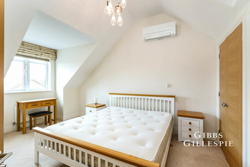 let cyrus terrace london 59565 - Gibbs Gillespie