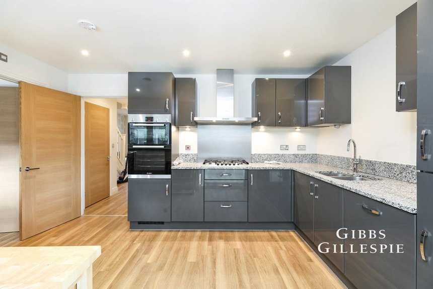 let cyrus terrace london 59565 - Gibbs Gillespie