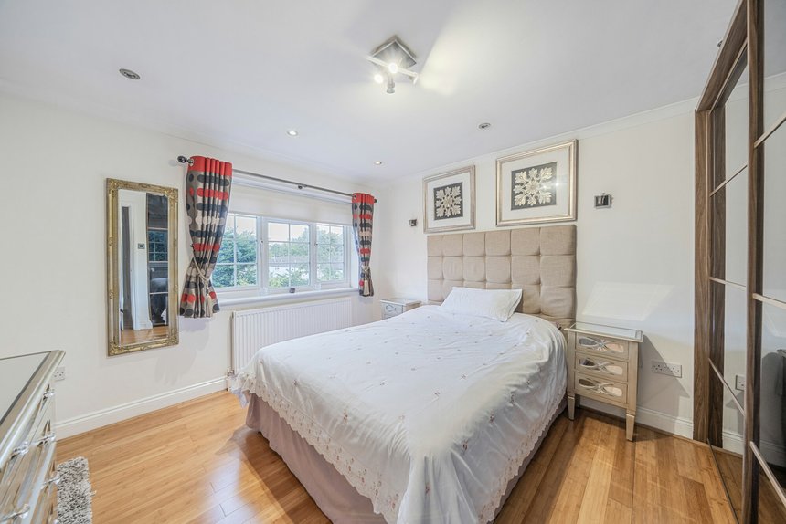 for sale leavesden road london 59581 - Gibbs Gillespie