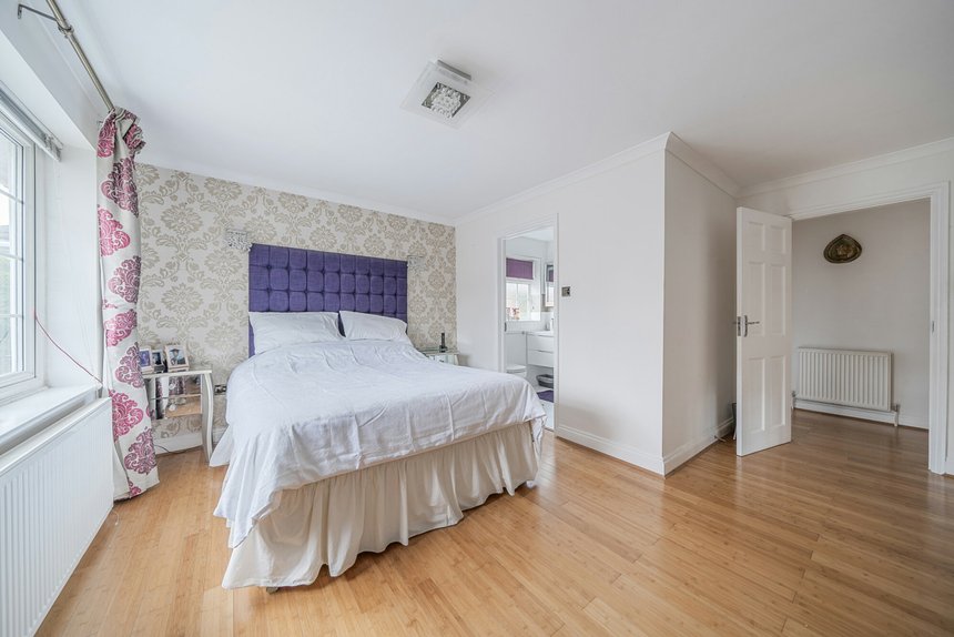 for sale leavesden road london 59581 - Gibbs Gillespie