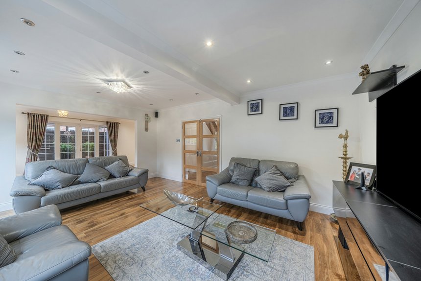 for sale leavesden road london 59581 - Gibbs Gillespie