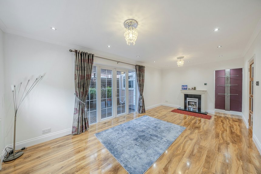 for sale leavesden road london 59581 - Gibbs Gillespie