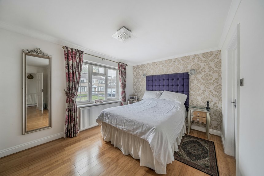 for sale leavesden road london 59581 - Gibbs Gillespie