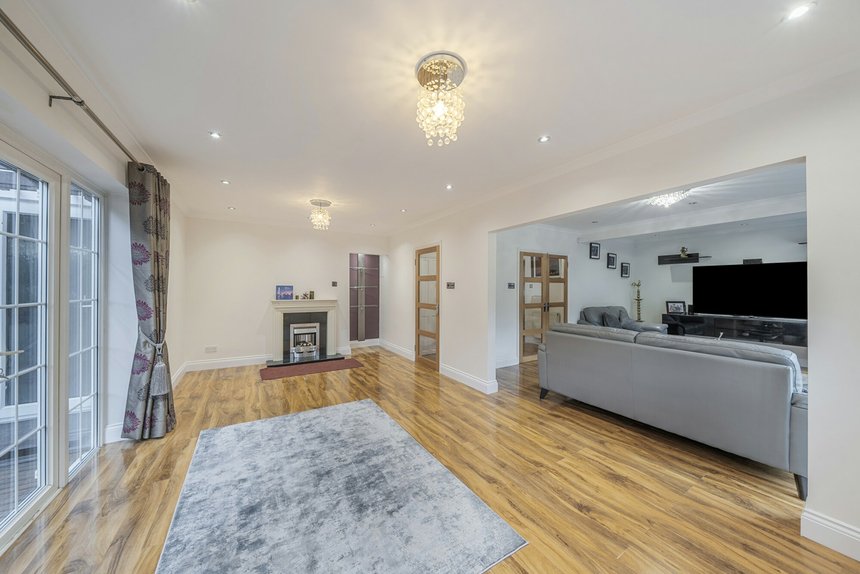 for sale leavesden road london 59581 - Gibbs Gillespie