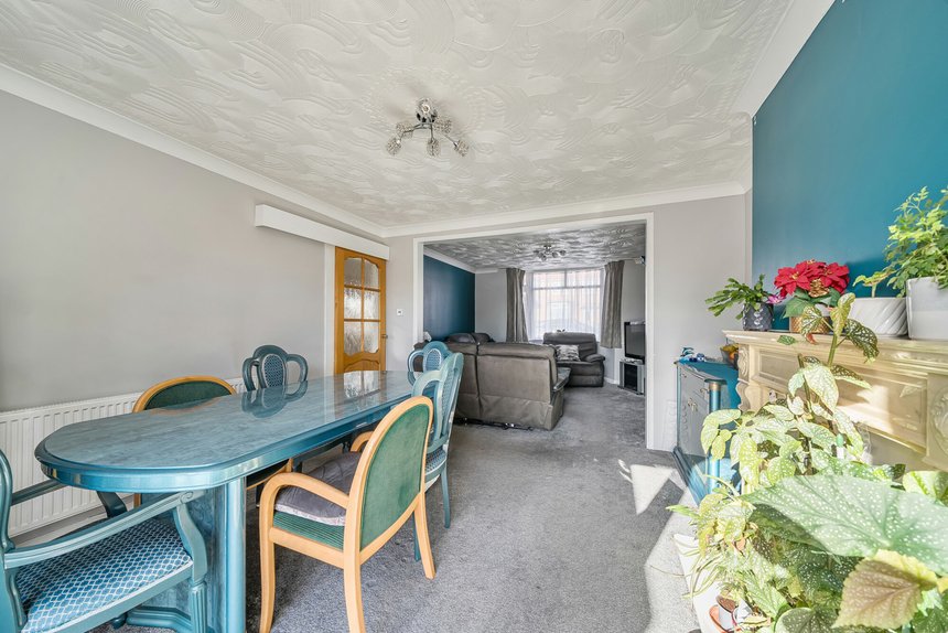 under offer halsbury road west london 59612 - Gibbs Gillespie