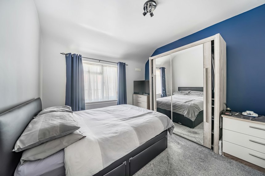 under offer halsbury road west london 59612 - Gibbs Gillespie