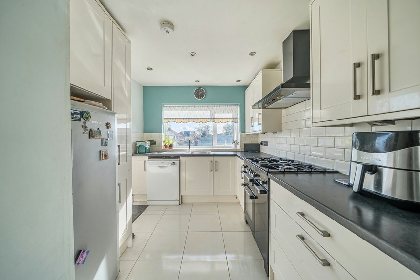 under offer halsbury road west london 59612 - Gibbs Gillespie