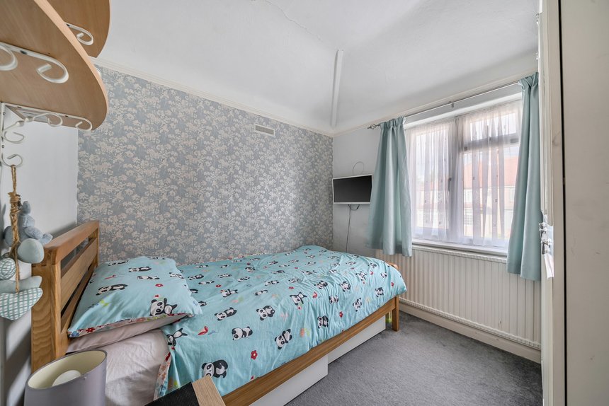 under offer halsbury road west london 59612 - Gibbs Gillespie