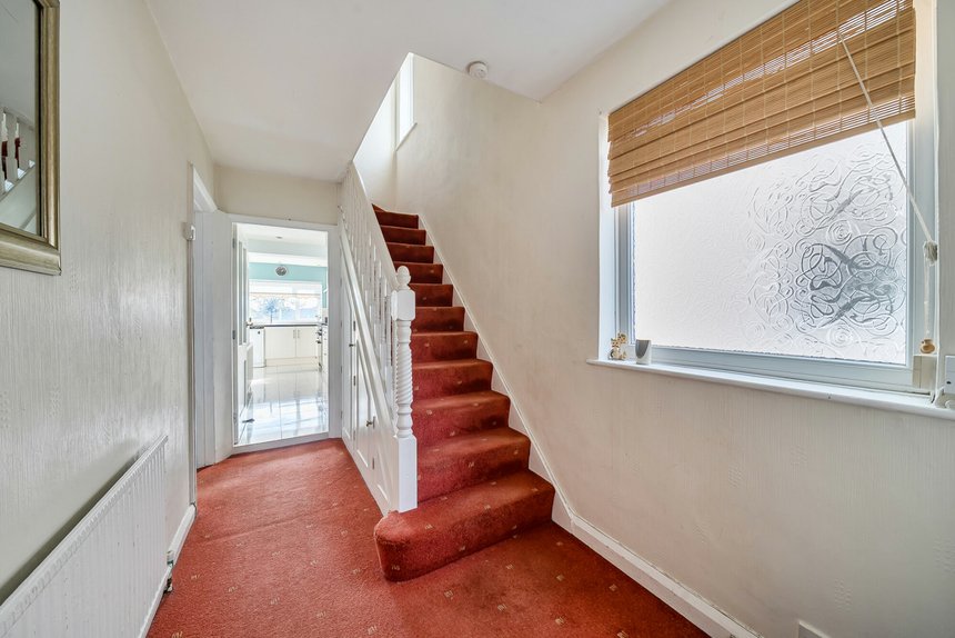 under offer halsbury road west london 59612 - Gibbs Gillespie
