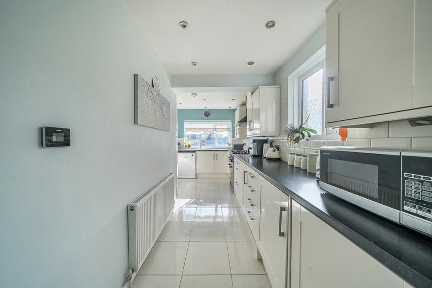 under offer halsbury road west london 59612 - Gibbs Gillespie