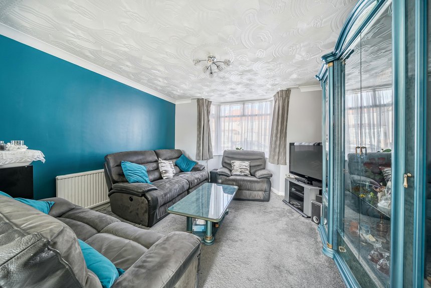 under offer halsbury road west london 59612 - Gibbs Gillespie