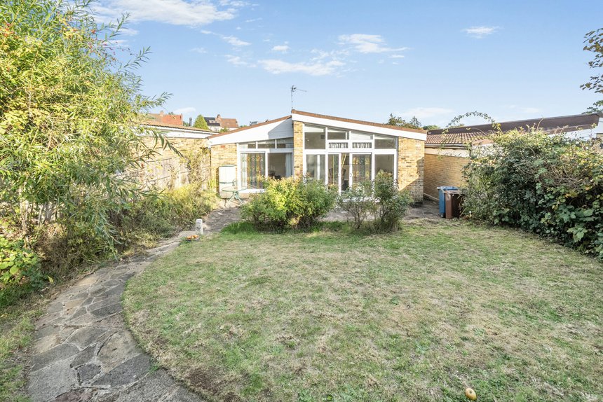 under offer winston close london 59907 - Gibbs Gillespie