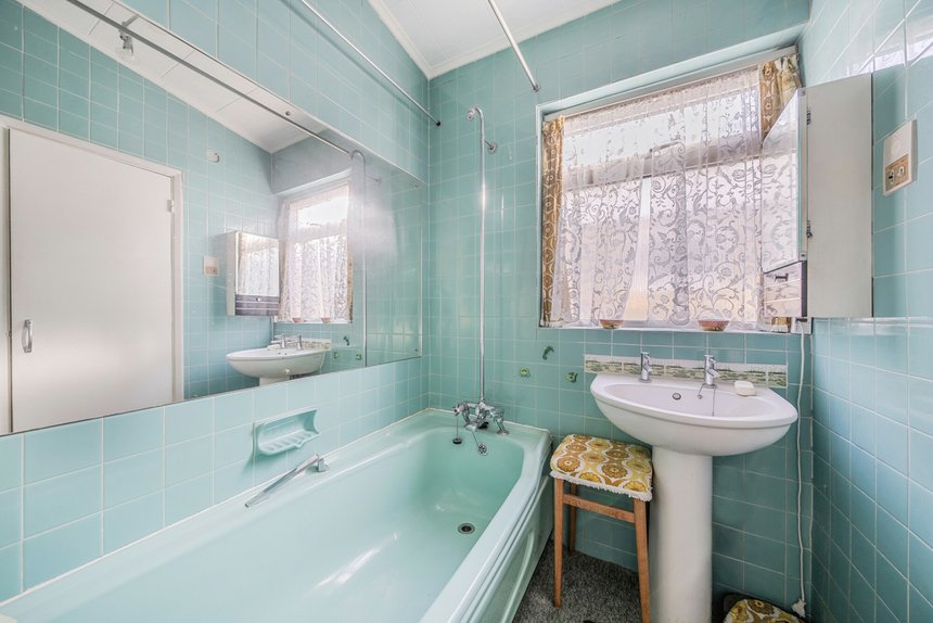 under offer winston close london 59907 - Gibbs Gillespie