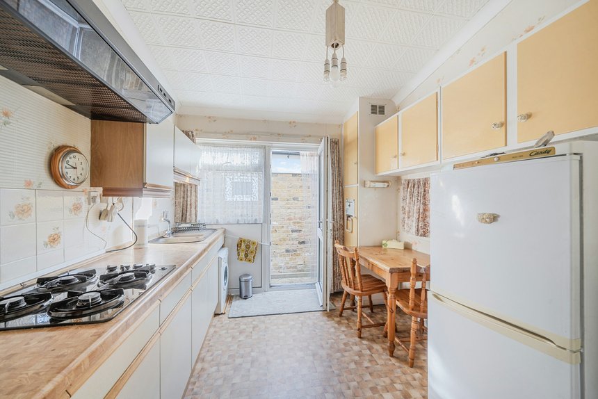 under offer winston close london 59907 - Gibbs Gillespie