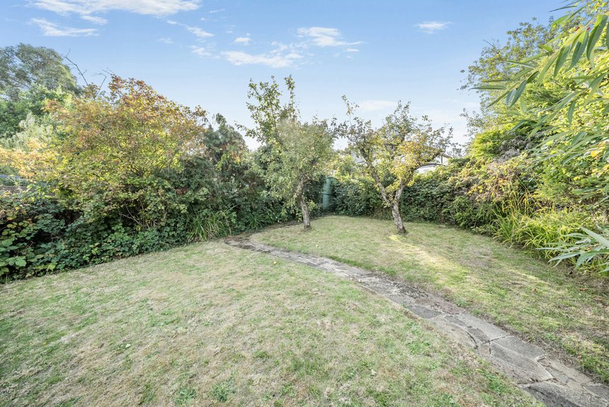 under offer winston close london 59907 - Gibbs Gillespie