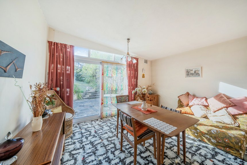 under offer winston close london 59907 - Gibbs Gillespie