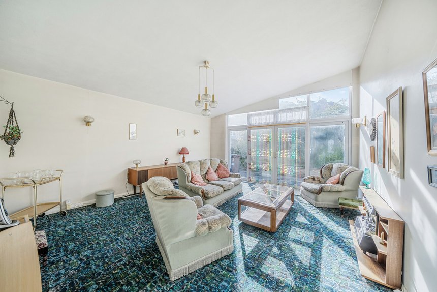 under offer winston close london 59907 - Gibbs Gillespie