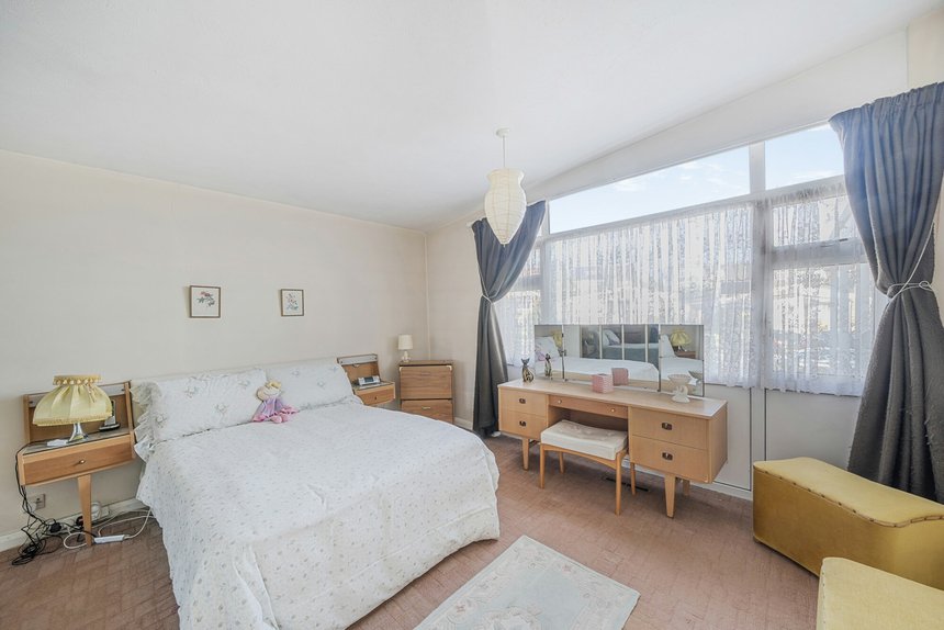 under offer winston close london 59907 - Gibbs Gillespie