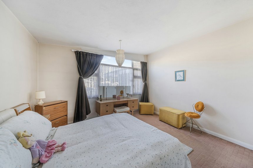 under offer winston close london 59907 - Gibbs Gillespie