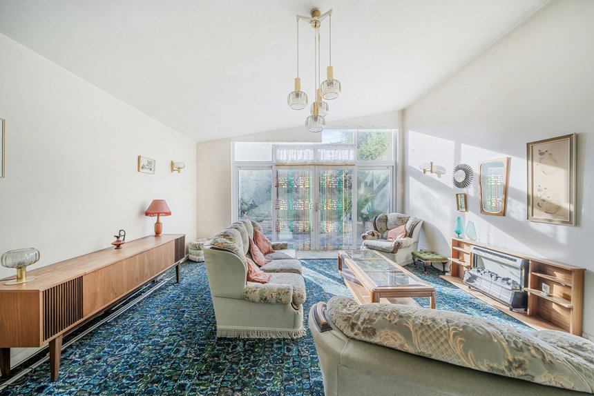 under offer winston close london 59907 - Gibbs Gillespie