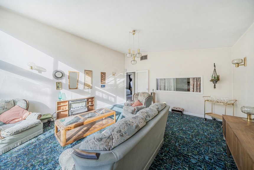 under offer winston close london 59907 - Gibbs Gillespie