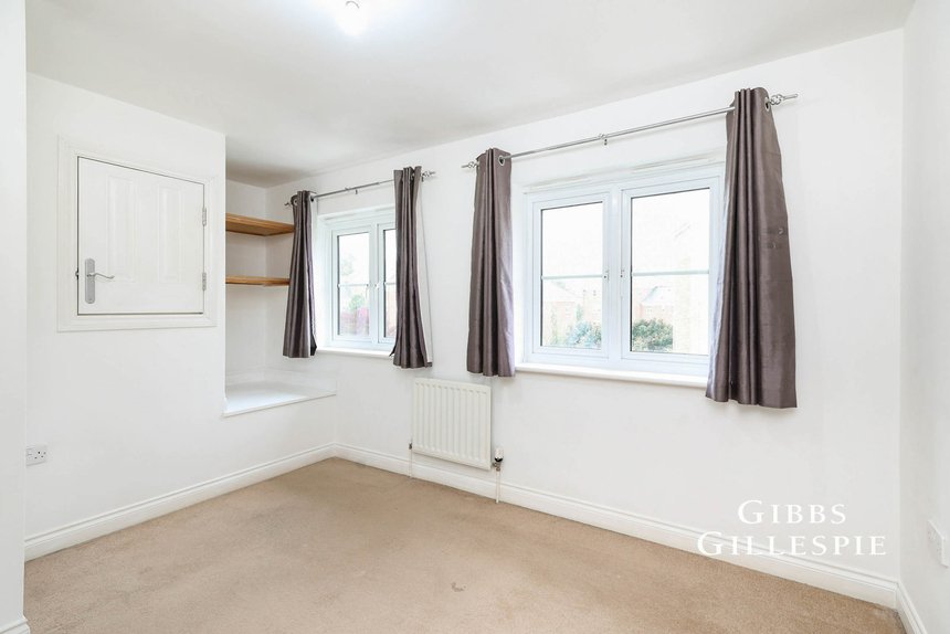 let crispin way london 59910 - Gibbs Gillespie