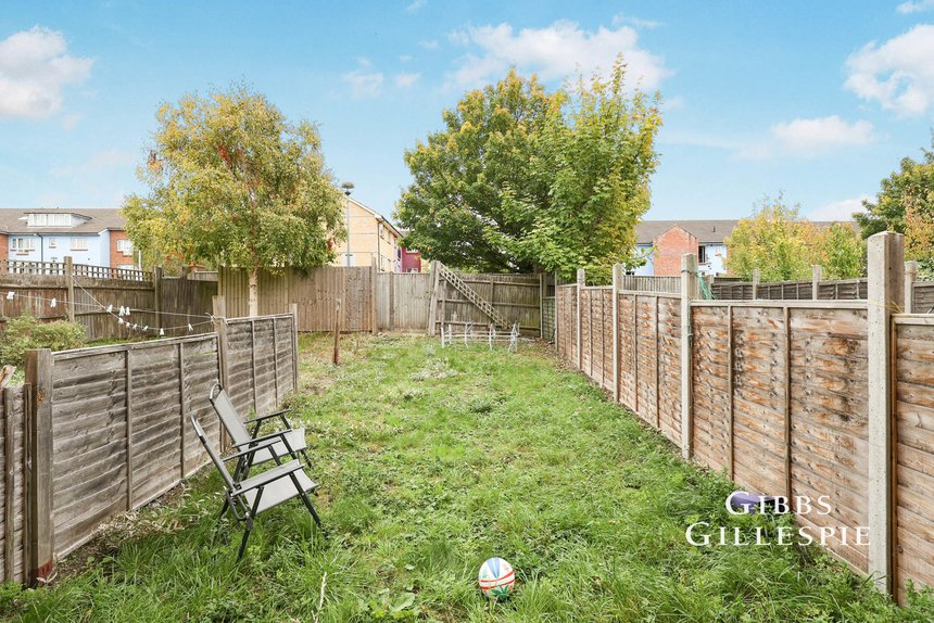 let crispin way london 59910 - Gibbs Gillespie