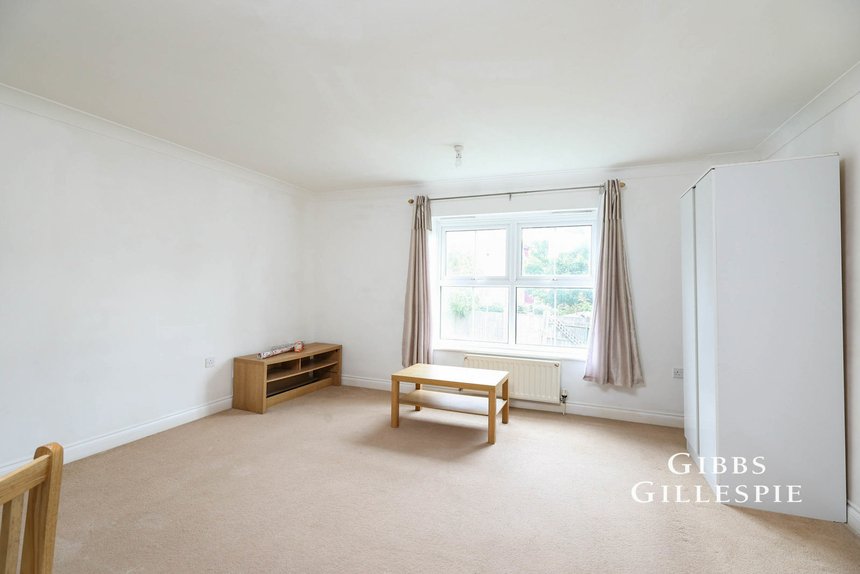 let crispin way london 59910 - Gibbs Gillespie