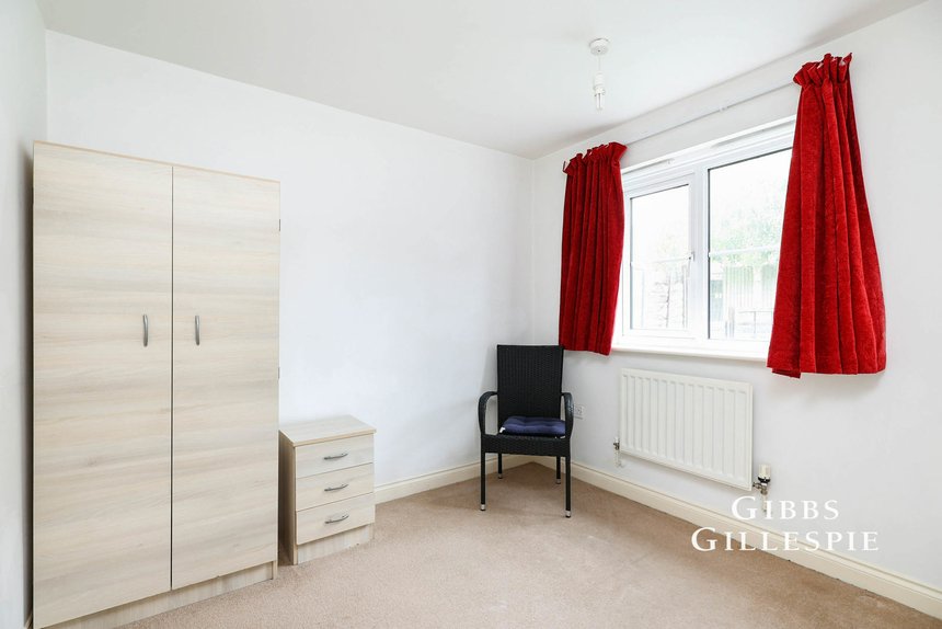 let crispin way london 59910 - Gibbs Gillespie