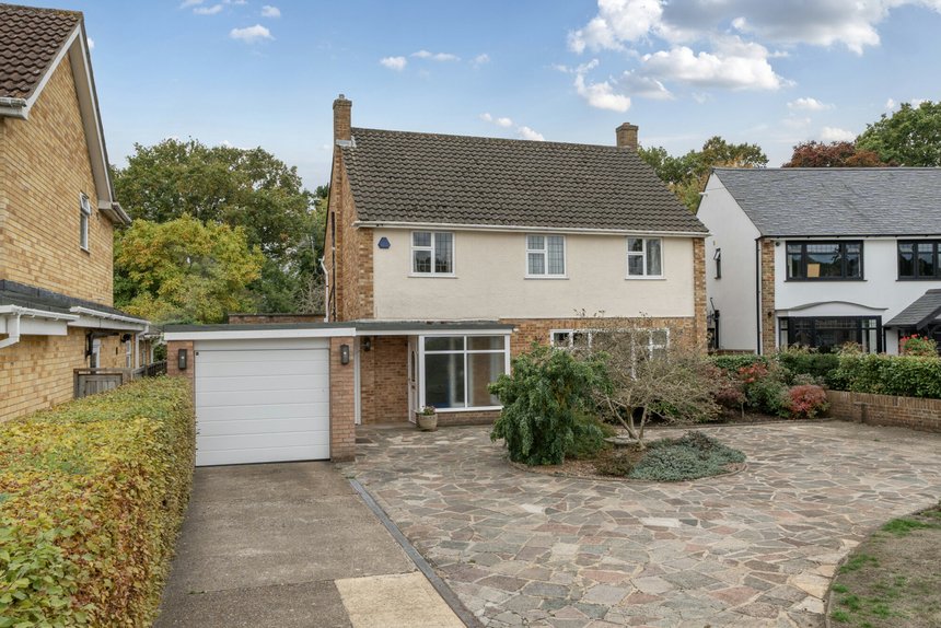 under offer upper hill rise london 60064 - Gibbs Gillespie