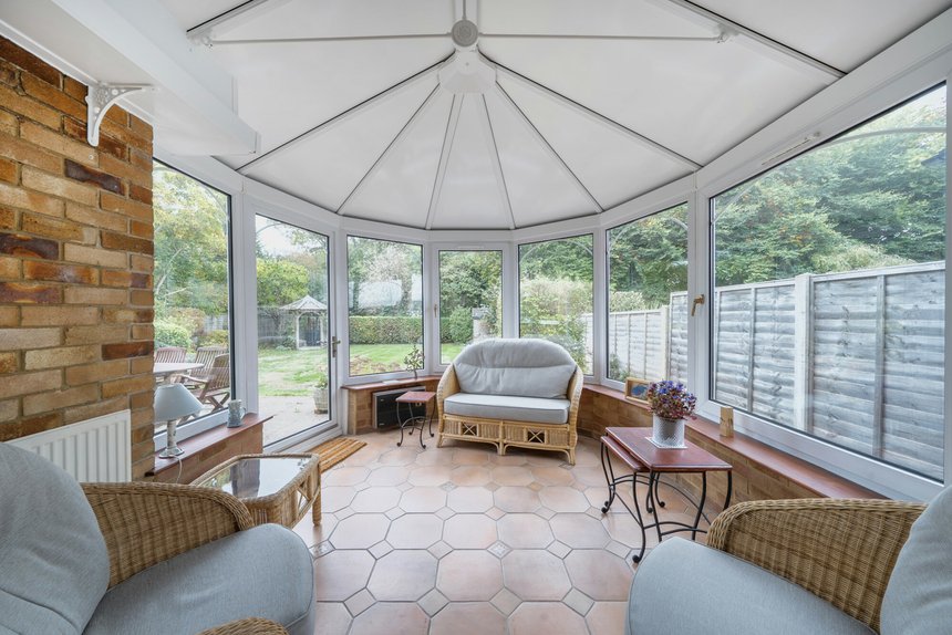 under offer upper hill rise london 60064 - Gibbs Gillespie