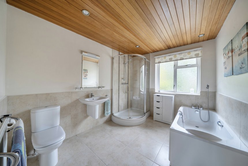 under offer upper hill rise london 60064 - Gibbs Gillespie