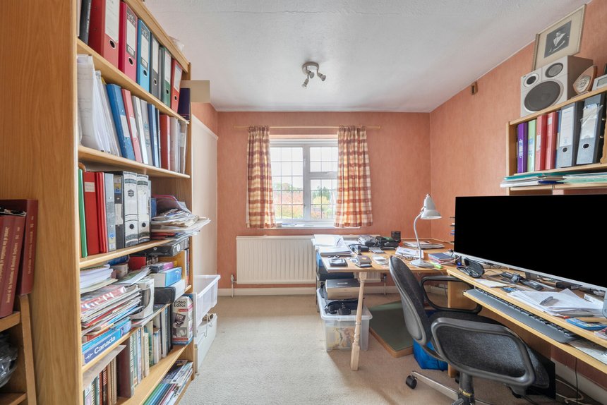 under offer upper hill rise london 60064 - Gibbs Gillespie