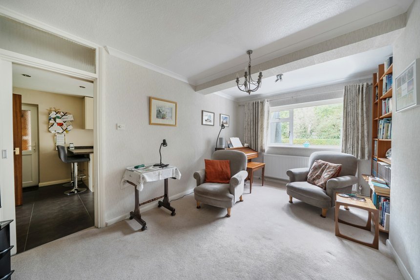 under offer upper hill rise london 60064 - Gibbs Gillespie