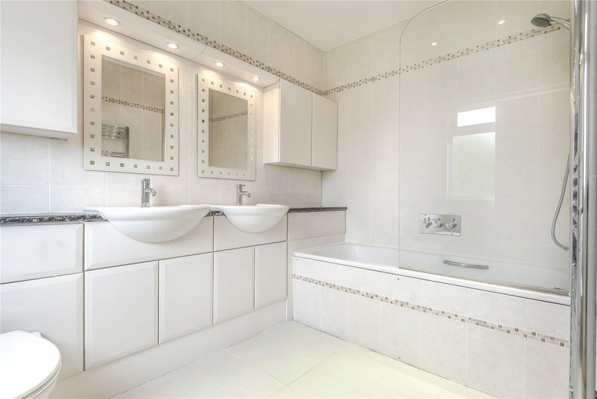 under offer whitchurch gardens london 60097 - Gibbs Gillespie