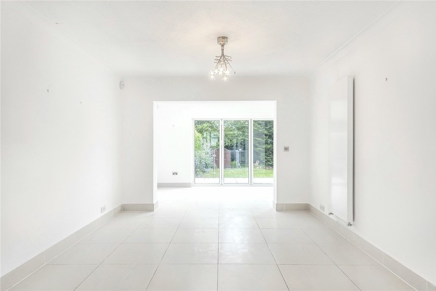 under offer whitchurch gardens london 60097 - Gibbs Gillespie