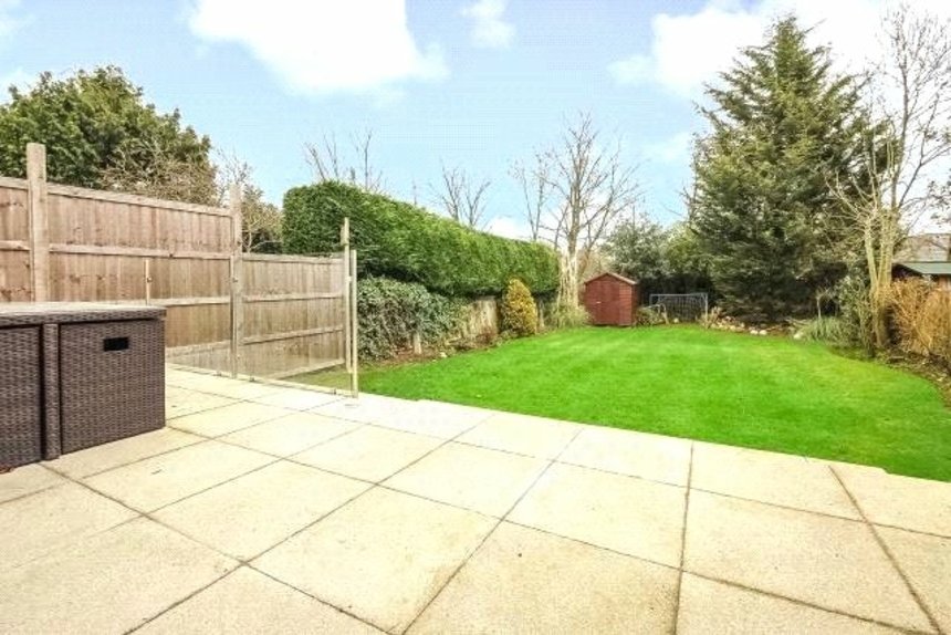 under offer whitchurch gardens london 60097 - Gibbs Gillespie