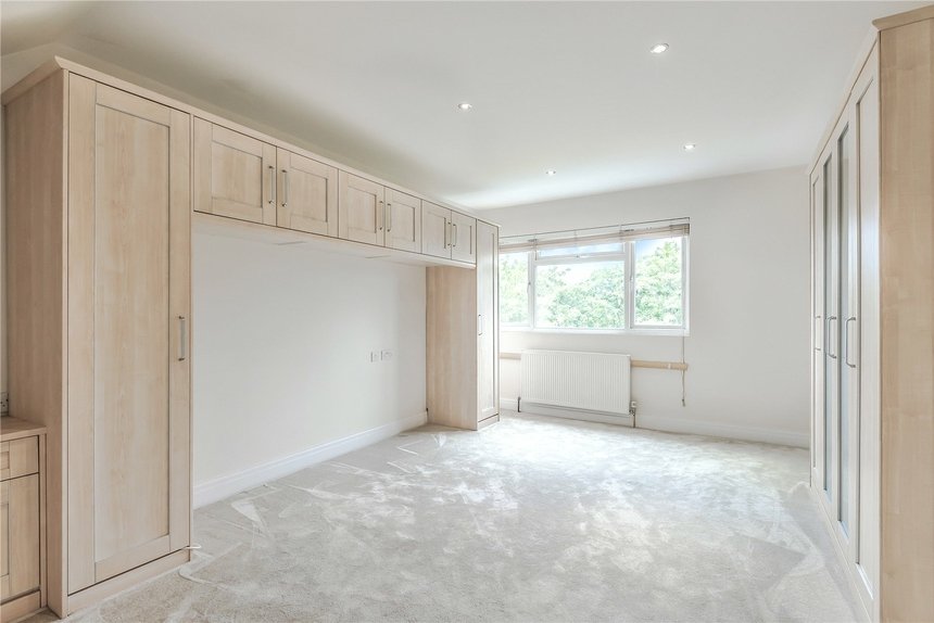 under offer whitchurch gardens london 60097 - Gibbs Gillespie