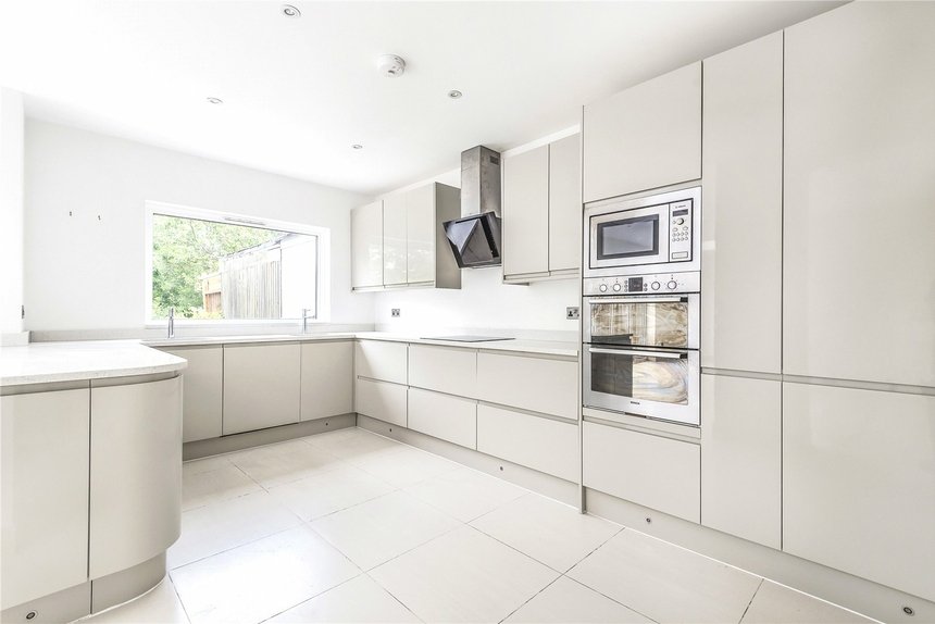 under offer whitchurch gardens london 60097 - Gibbs Gillespie