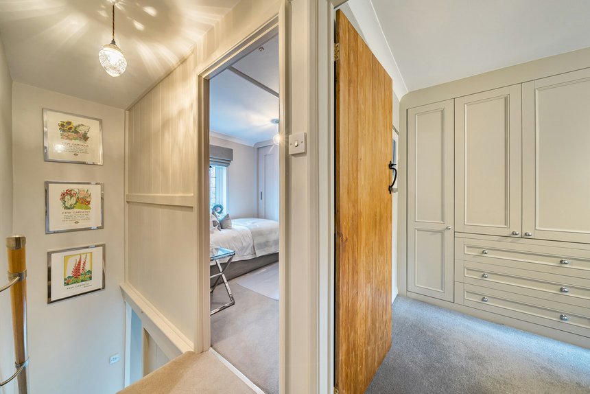 for sale gerrards cross road london 60290 - Gibbs Gillespie