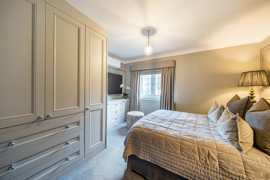 for sale gerrards cross road london 60290 - Gibbs Gillespie